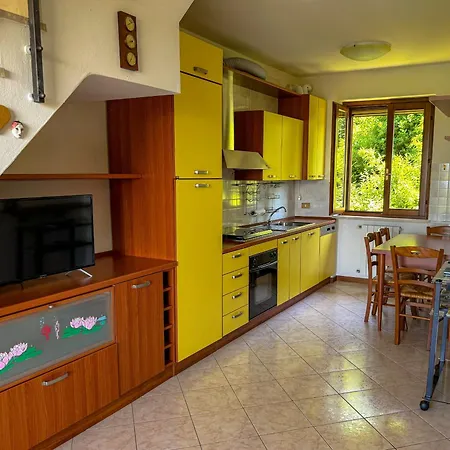 Sg Family - Garda View Apartment